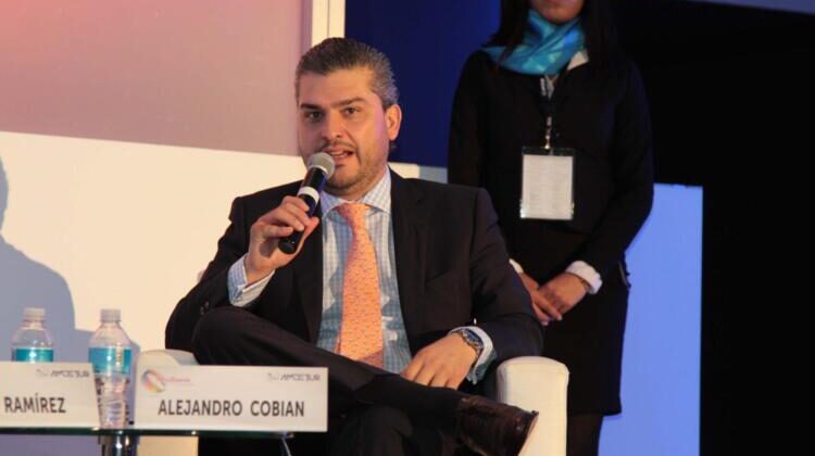 Reconocen a Alejandro Cobián como uno de los mejores abogados de aviación en México